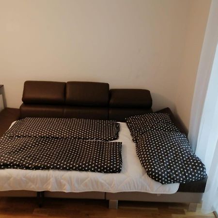 Schone Wohnung Mit Balkon Wiedeń Zewnętrze zdjęcie