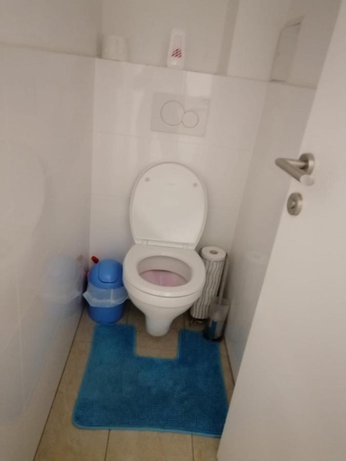 Schone Wohnung Mit Balkon Wiedeń Zewnętrze zdjęcie